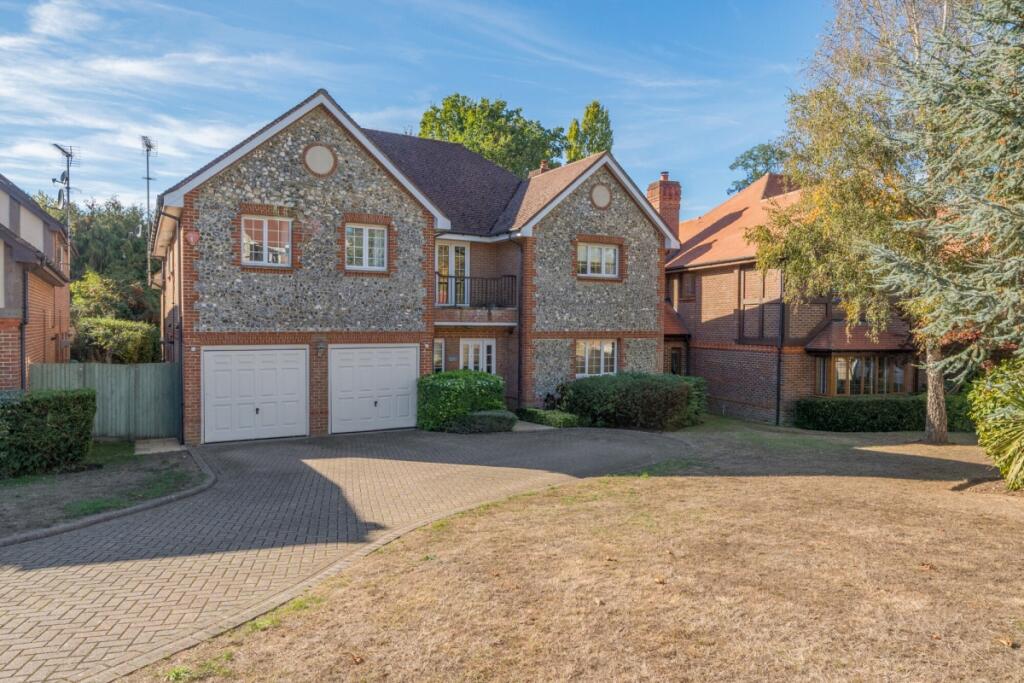 6 bed Detached for rent in Sunningdale. From Hamptons - Sunningdale 6 bed Detached for rent in Sunningdale. From Hamptons - Sunningdale