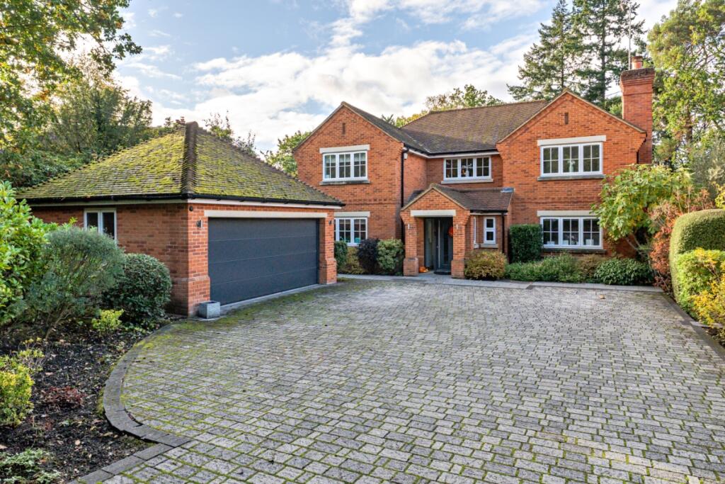 5 bed Detached for rent in Camberley. From Hamptons - Sunningdale 5 bed Detached for rent in Camberley. From Hamptons - Sunningdale
