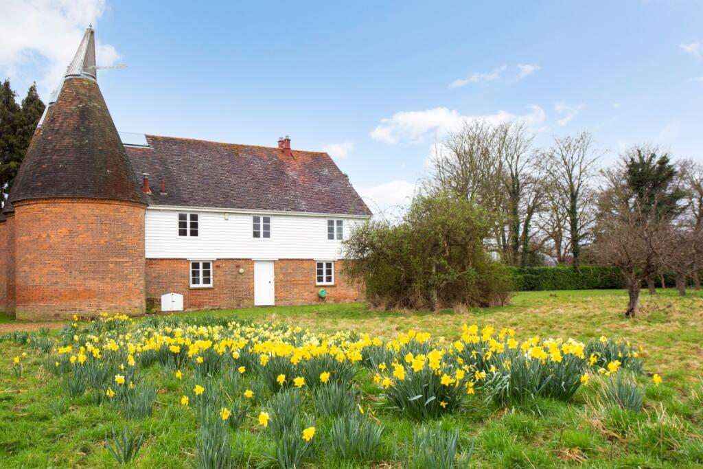 6 bed Detached for rent in Matfield. From Hamptons - Tunbridge Wells