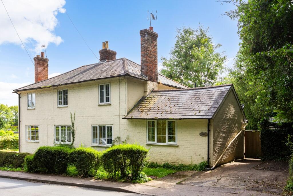 2 bed Cottage for rent in Petteridge. From Hamptons - Tunbridge Wells