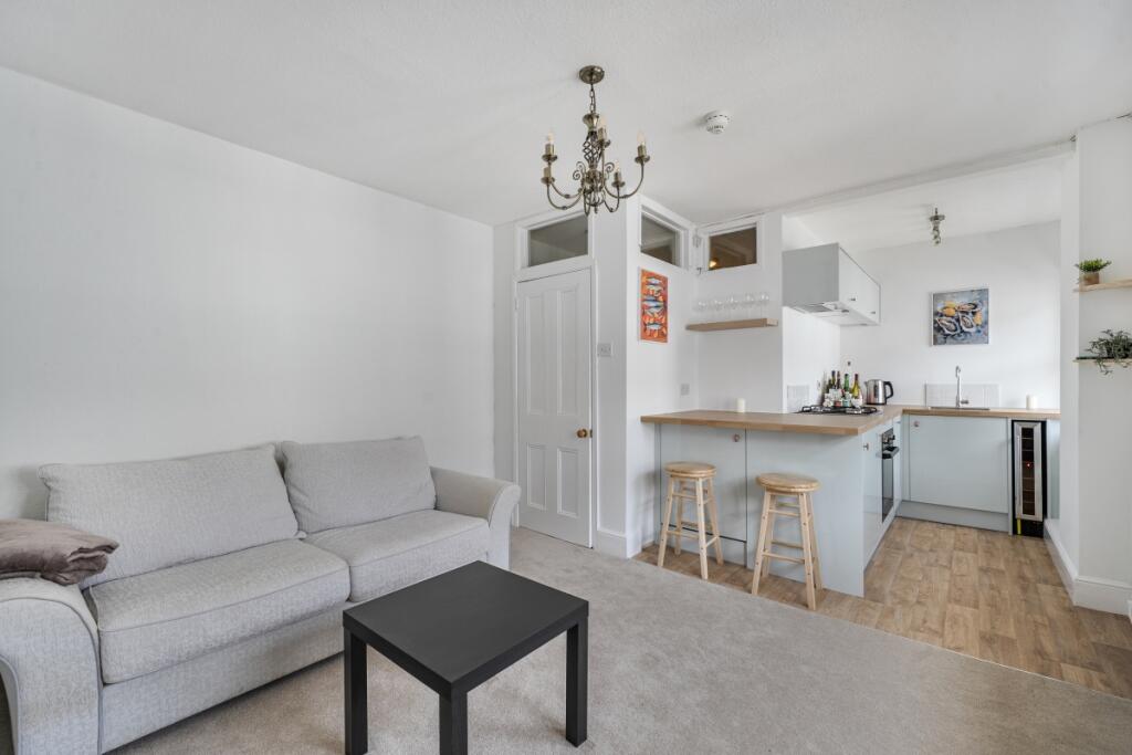 1 bed 1st Floor Flat for rent in Tunbridge Wells. From Hamptons - Tunbridge Wells
