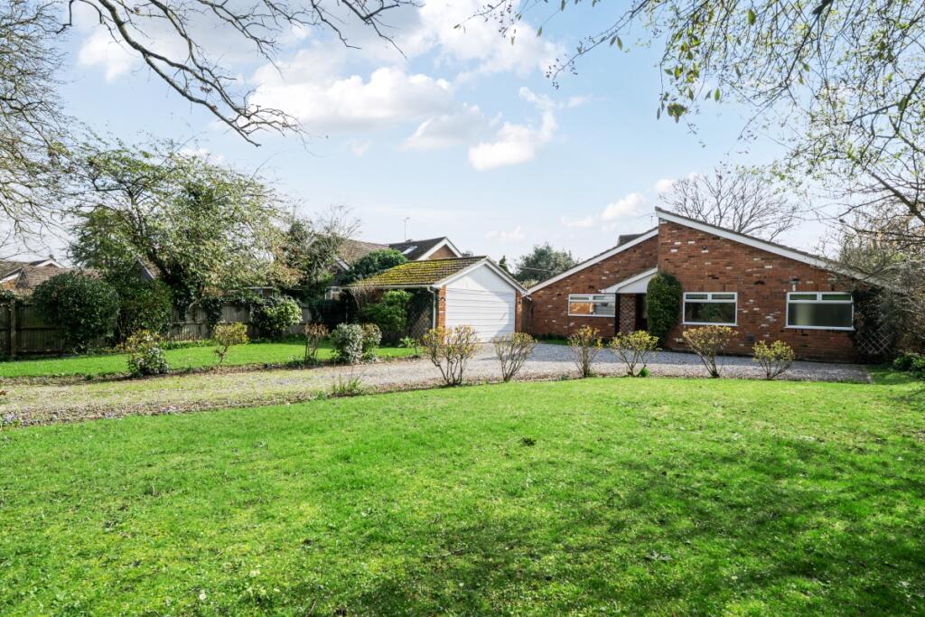 3 bed Bungalow for rent in Datchet. From Hamptons - Windsor