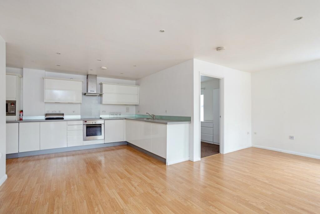 2 bed 1st Floor Flat for rent in Windsor. From Hamptons - Windsor
