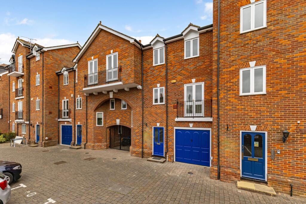 4 bed Town House for rent in Eton. From Hamptons - Windsor