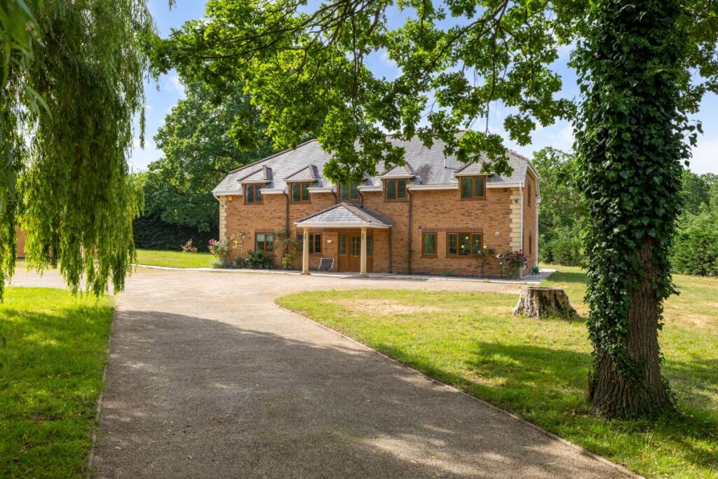 5 bed Detached for rent in Newell Green. From Hamptons - Windsor