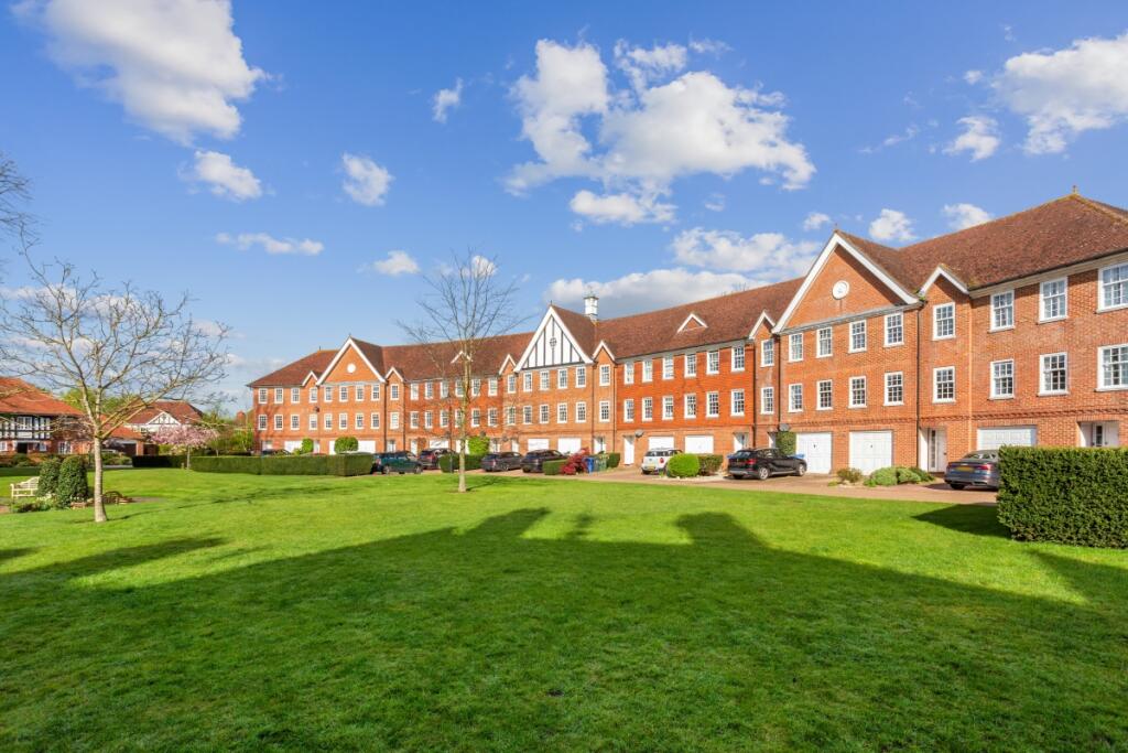 4 bed Town House for rent in Windsor. From Hamptons - Windsor