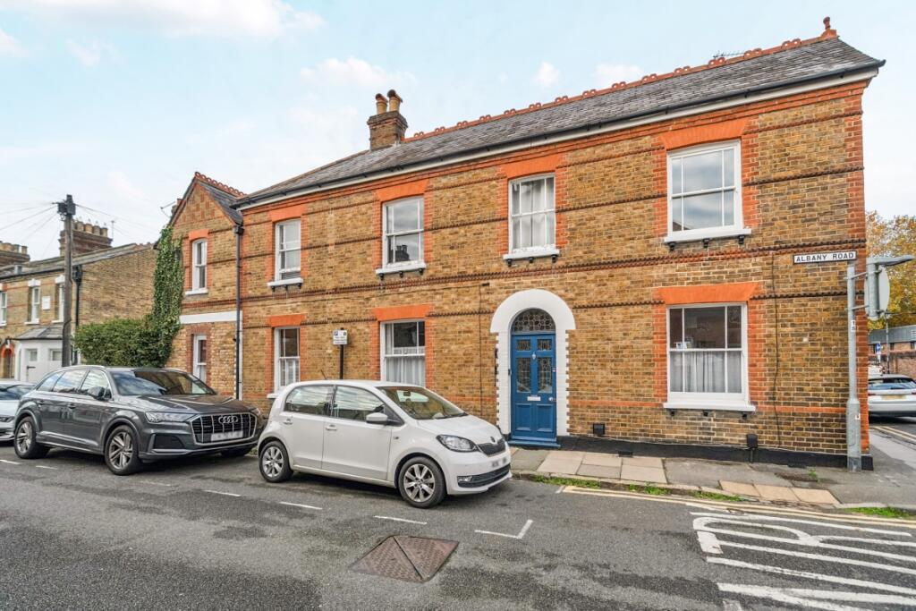 3 bed End of Terrace for rent in Windsor. From Hamptons - Windsor