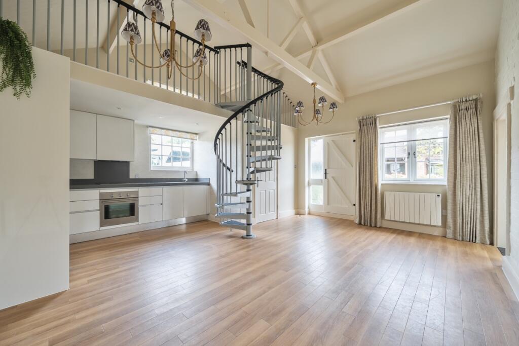 1 bed 1st Floor Flat for rent in Cranbourne. From Hamptons - Windsor