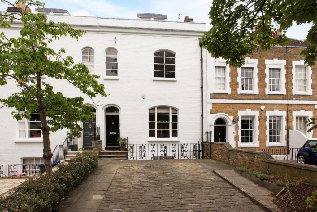3 bed Town House for rent in Windsor. From Hamptons - Windsor