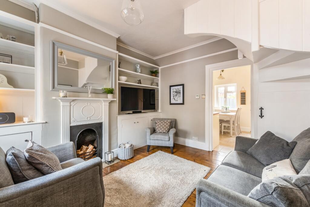 2 bed Mid Terraced House for rent in Windsor. From Hamptons - Windsor 2 bed Mid Terraced House for rent in Windsor. From Hamptons - Windsor