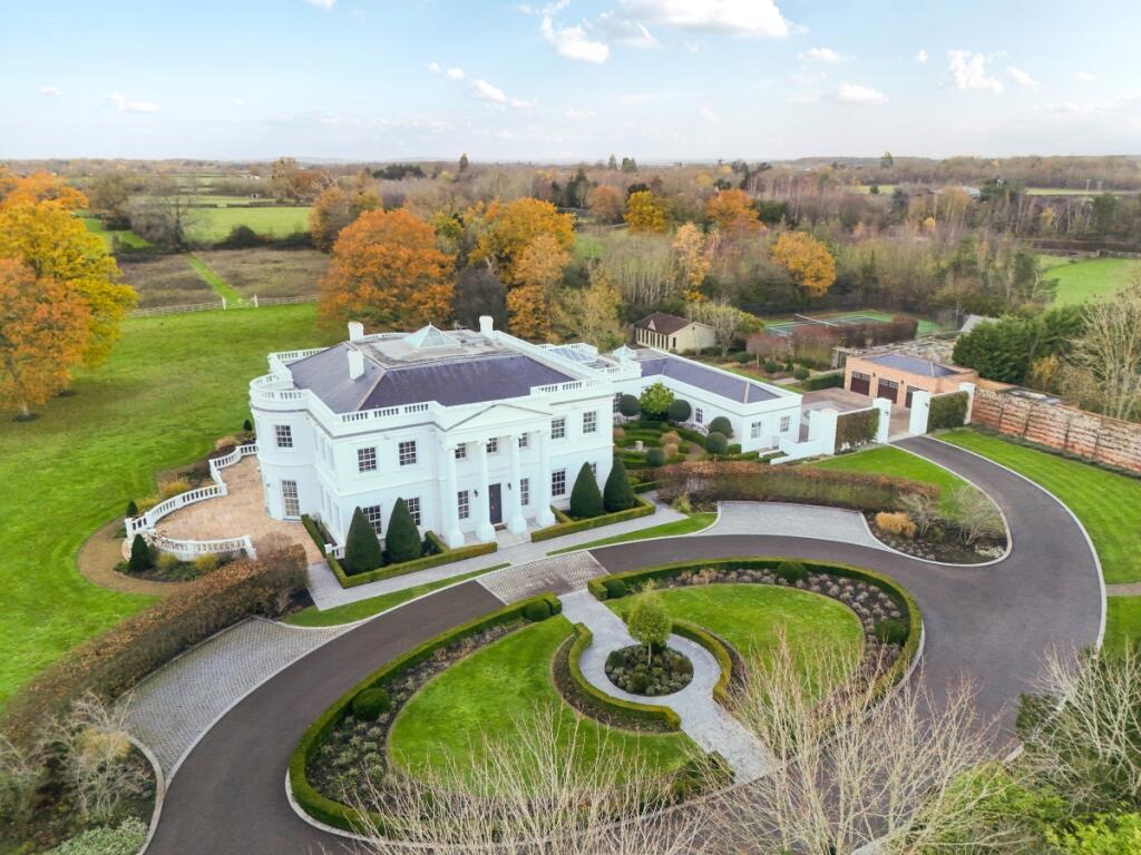 7 bed Detached for rent in Cranbourne. From Hamptons - Windsor 7 bed Detached for rent in Cranbourne. From Hamptons - Windsor