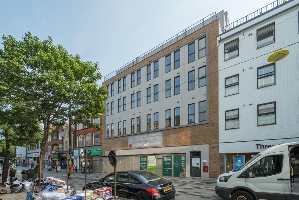1 bed 1st Floor Flat for rent in Slough. From Hamptons - Windsor