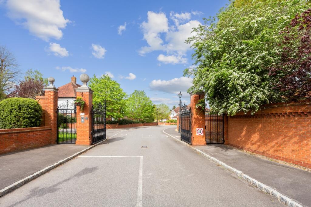 4 bed Town House for rent in Windsor. From Hamptons - Windsor 4 bed Town House for rent in Windsor. From Hamptons - Windsor