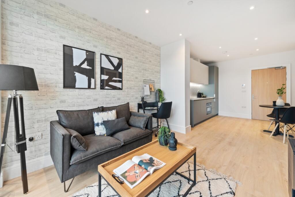 1 bed 1st Floor Flat for rent in Lyne. From Hamptons - Windsor
