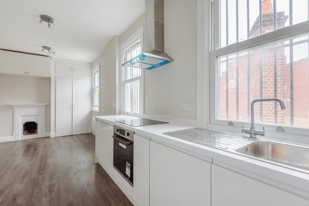 0 bed 1st Floor Flat for rent in Windsor. From Hamptons - Windsor