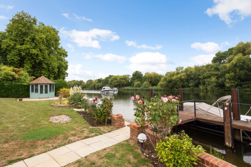 3 bed Bungalow for rent in Dorney. From Hamptons - Windsor