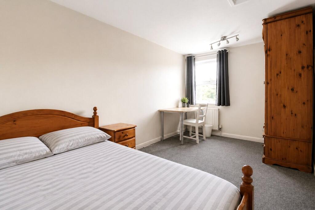 4 bed Detached for rent in Beeston. From Whitegates - Nottingham