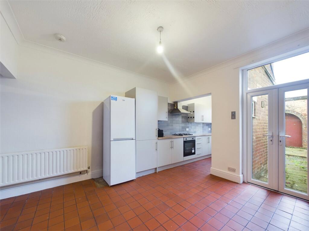 3 bed End of Terrace for rent in Ilkeston. From Whitegates - Nottingham