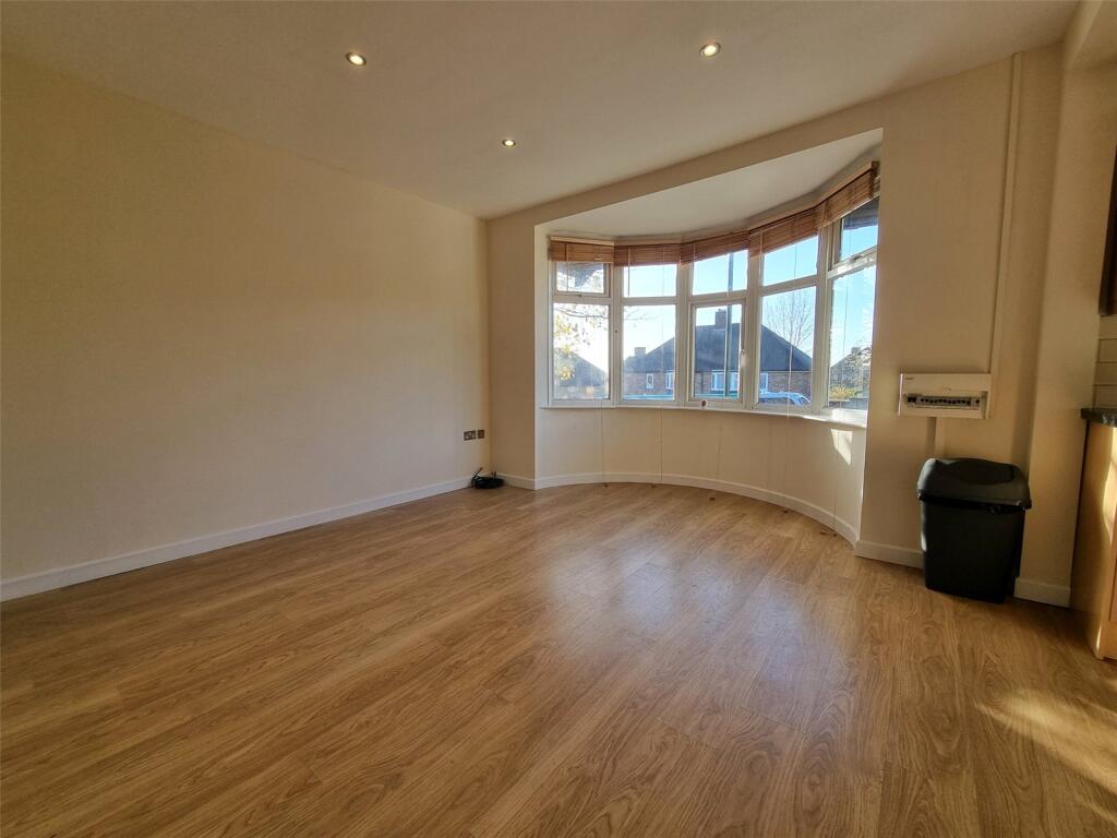 2 bed Apartment for rent in Arnold. From Whitegates - Sherwood