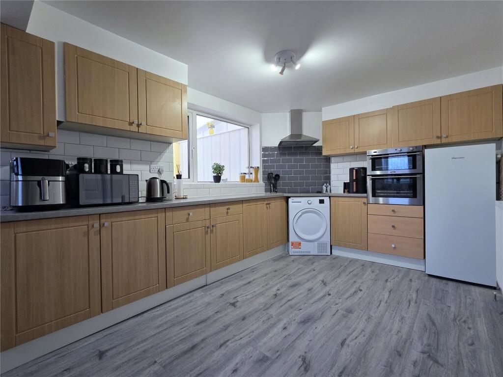 1 bed Detached for rent in Arnold. From Whitegates - Sherwood
