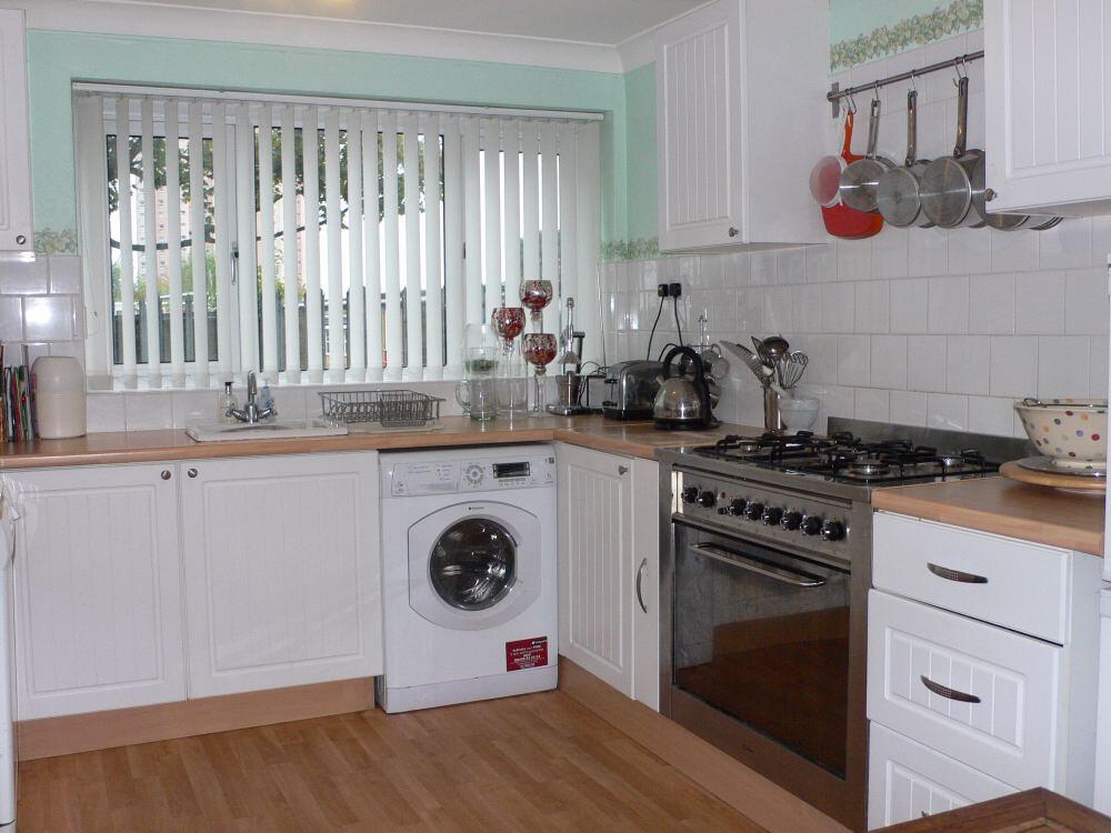 3 bed Mid Terraced House for rent in Morley. From Whitegates - South Leeds 3 bed Mid Terraced House for rent in Morley. From Whitegates - South Leeds