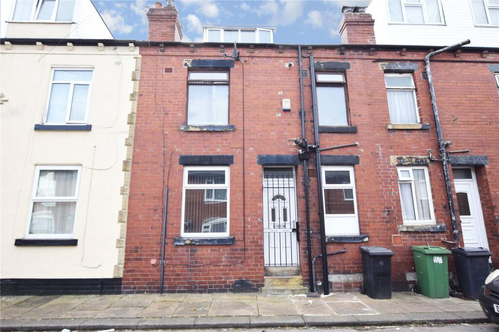2 bed Mid Terraced House for rent in Leeds. From Whitegates - South Leeds