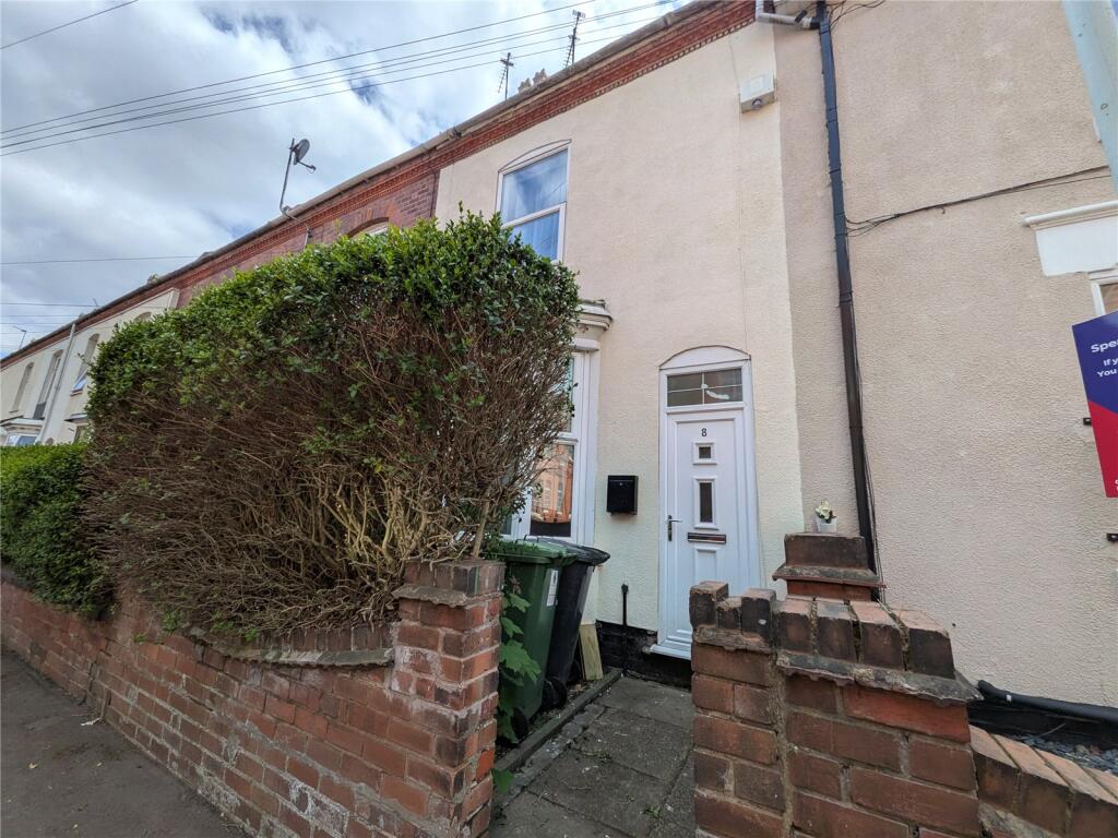 3 bed Mid Terraced House for rent in Wolverhampton. From Whitegates - Wolverhampton