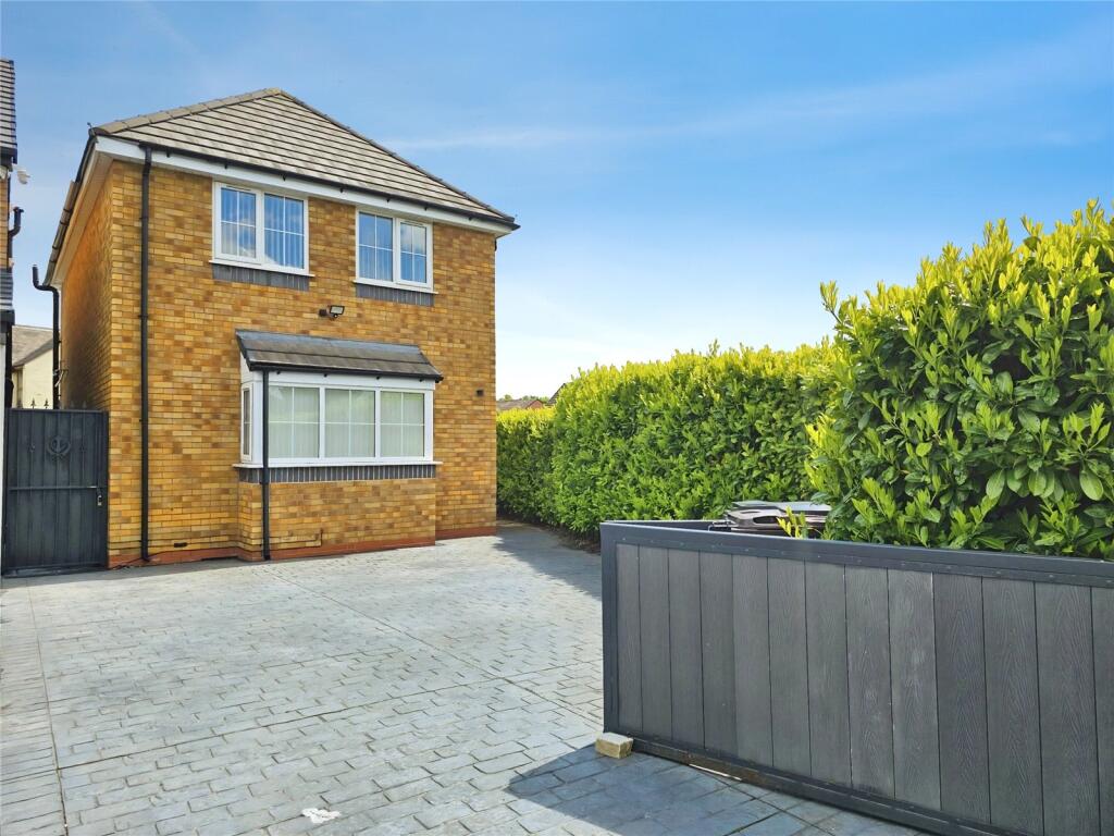 3 bed Detached for rent in Wednesfield. From Whitegates - Wolverhampton