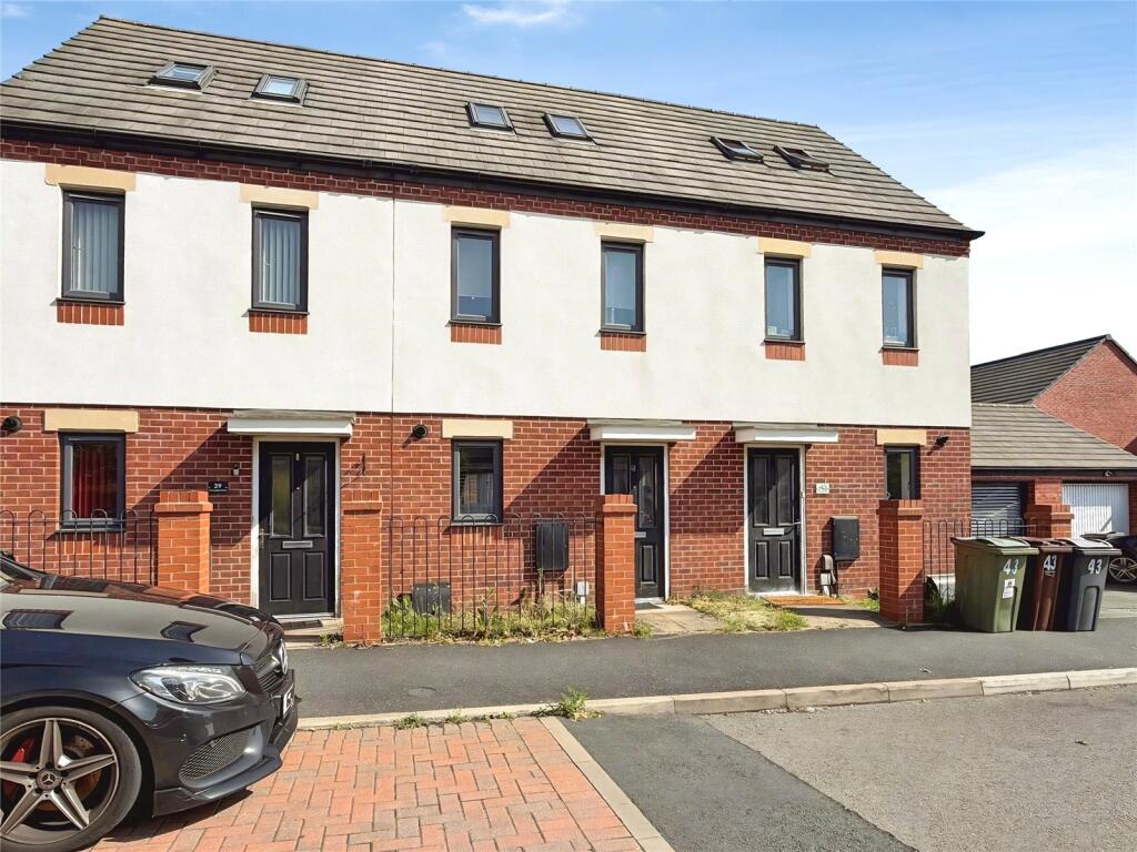 3 bed Mid Terraced House for rent in Wolverhampton. From Whitegates - Wolverhampton