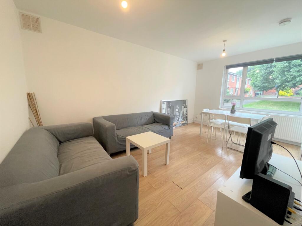 5 bed Flat for rent in Stoke Newington. From Alex Marks Islington