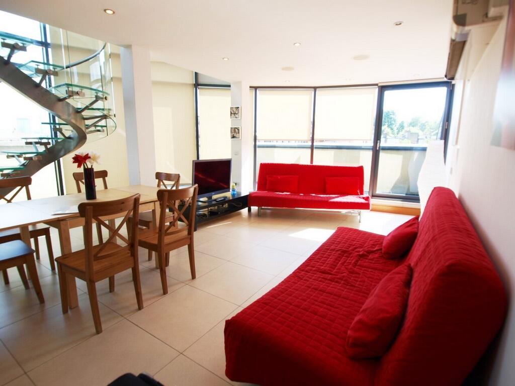 2 bed Penthouse for rent in Camden Town. From Alex Marks Islington