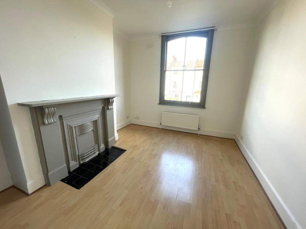 1 bed 1st Floor Flat for rent in Camden Town. From Alex Marks Islington