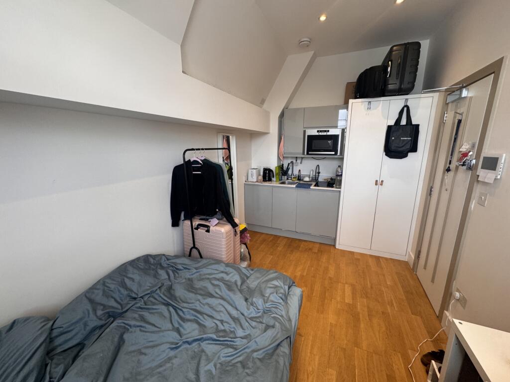 0 bed 1st Floor Flat for rent in Islington. From Alex Marks Islington
