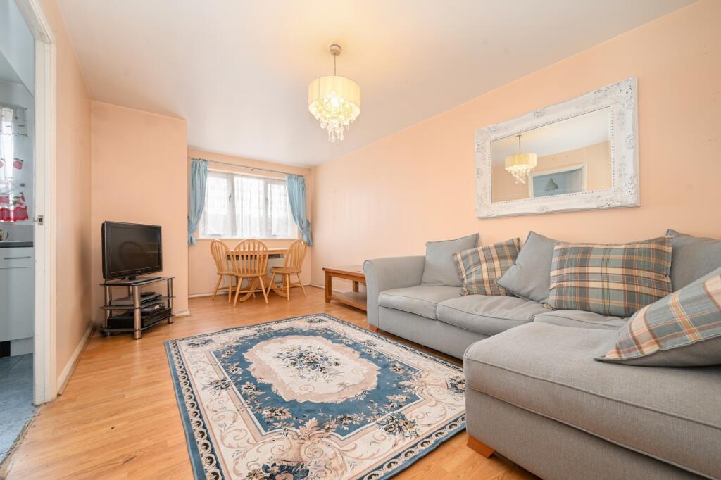 1 bed 1st Floor Flat for rent in Wood Green. From Alex Marks Islington