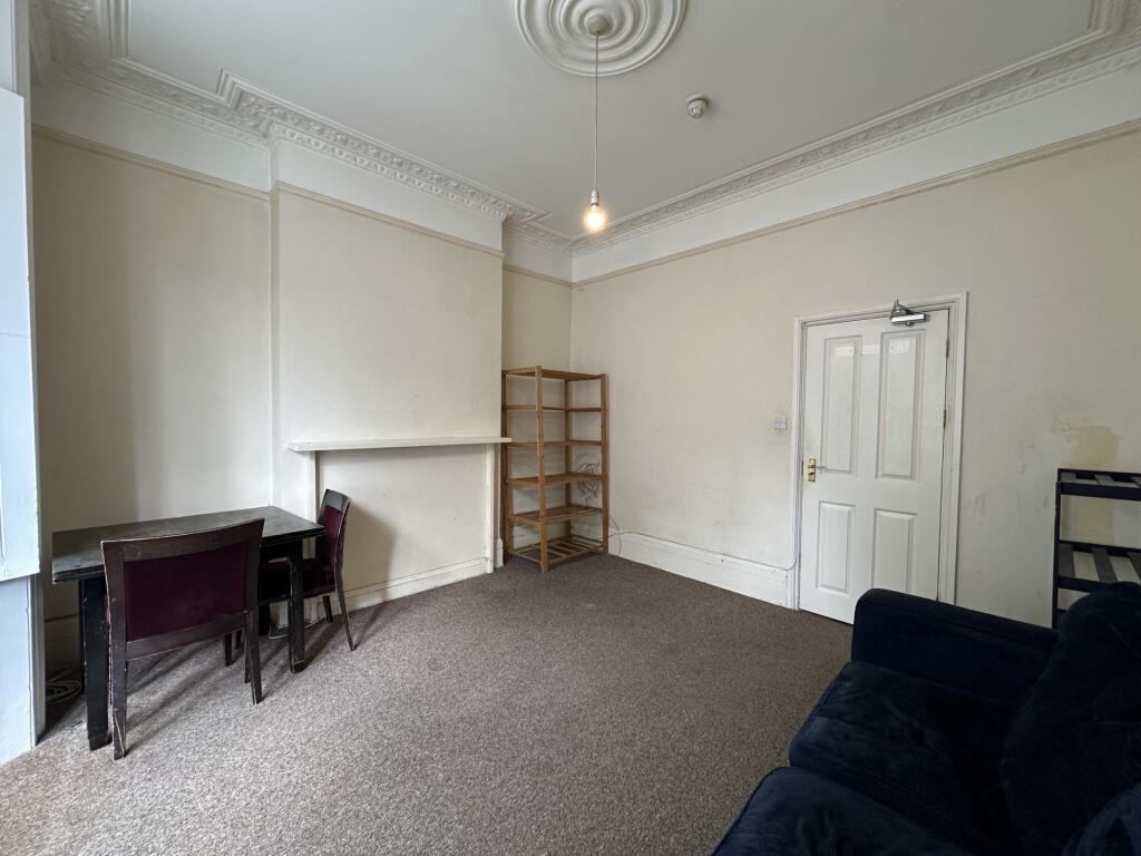 1 bed 1st Floor Flat for rent in Islington. From Alex Marks Islington