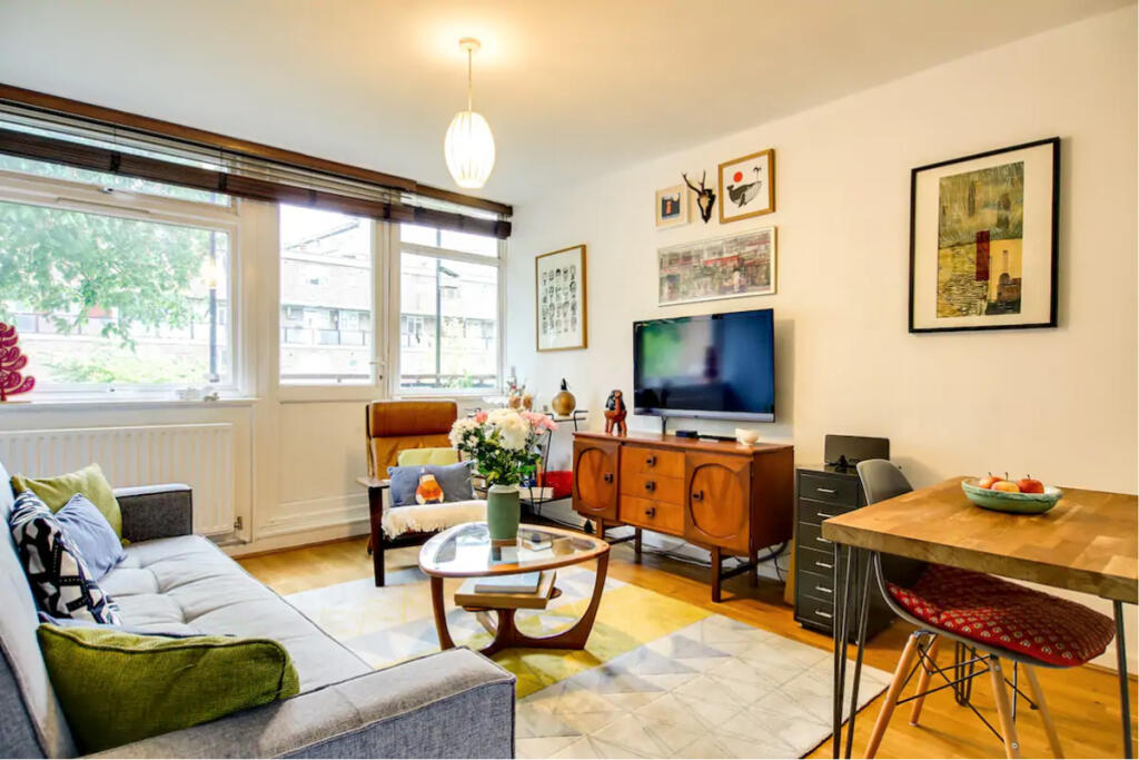 1 bed 1st Floor Flat for rent in Islington. From Alex Marks Islington