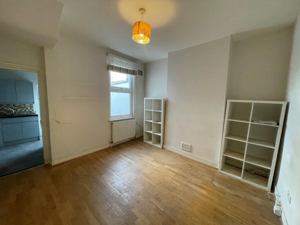 4 bed Detached for rent in Tottenham. From Alex Marks Islington