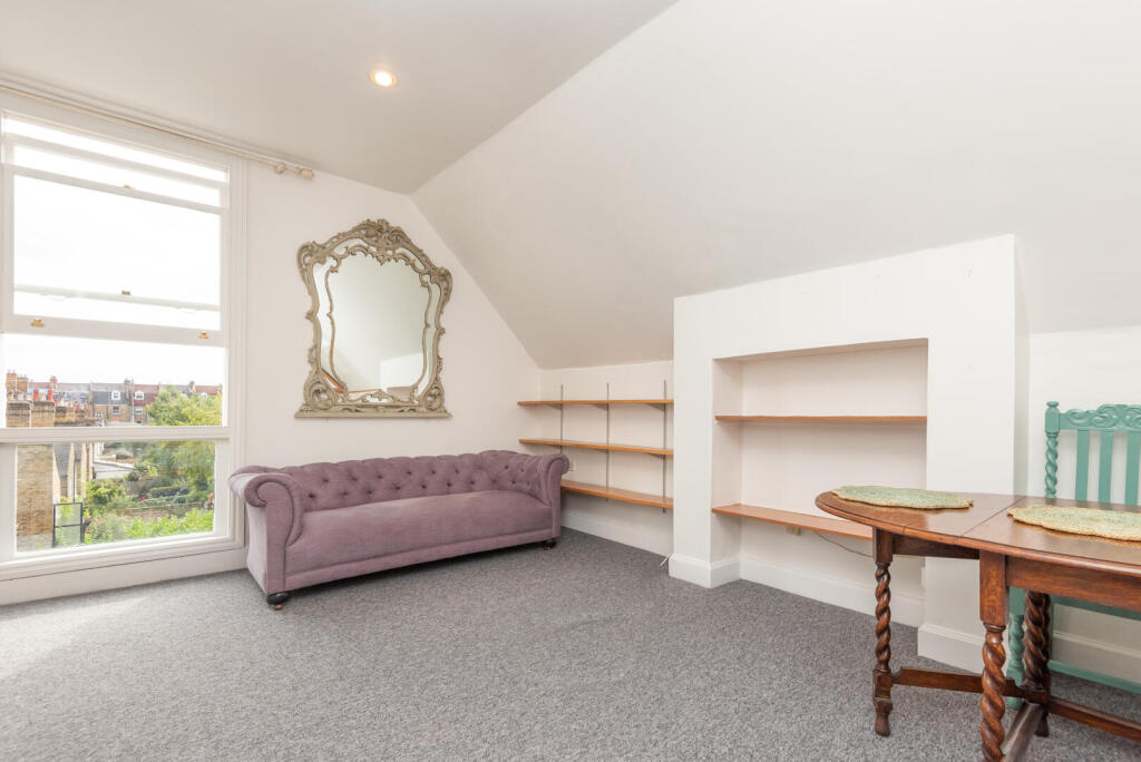 2 bed 1st Floor Flat for rent in London. From Alex Marks Islington