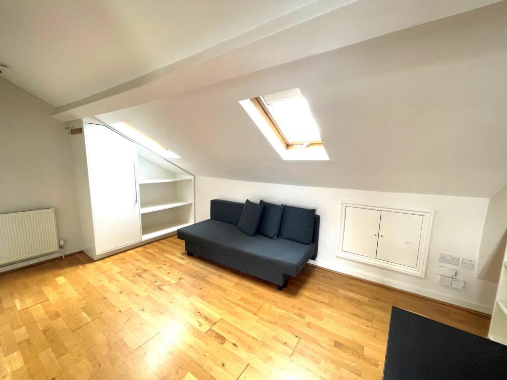 1 bed Detached for rent in London. From Alex Marks Islington