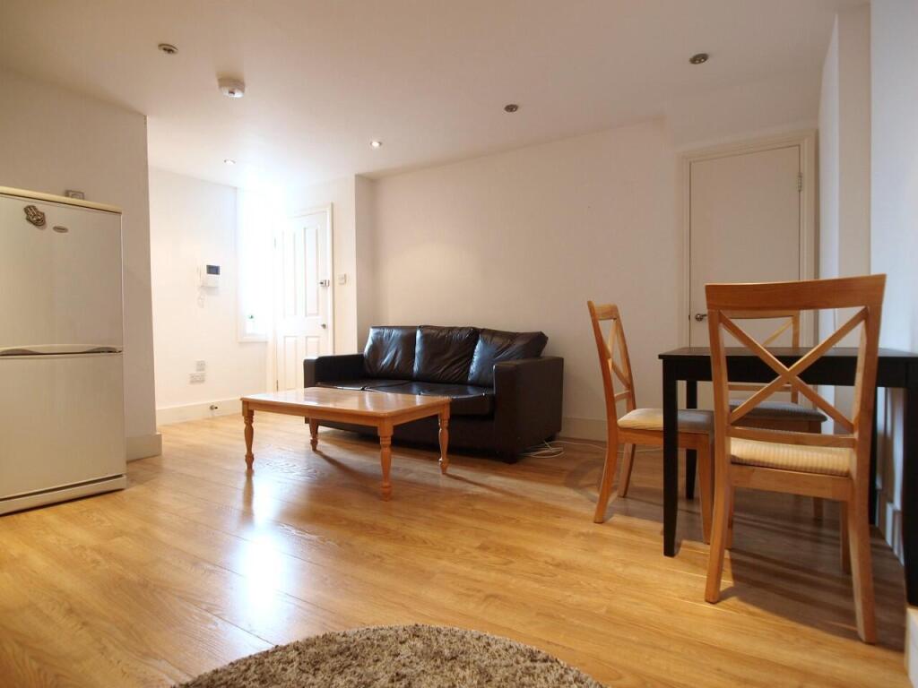 2 bed 1st Floor Flat for rent in Finchley. From Alex Marks Islington