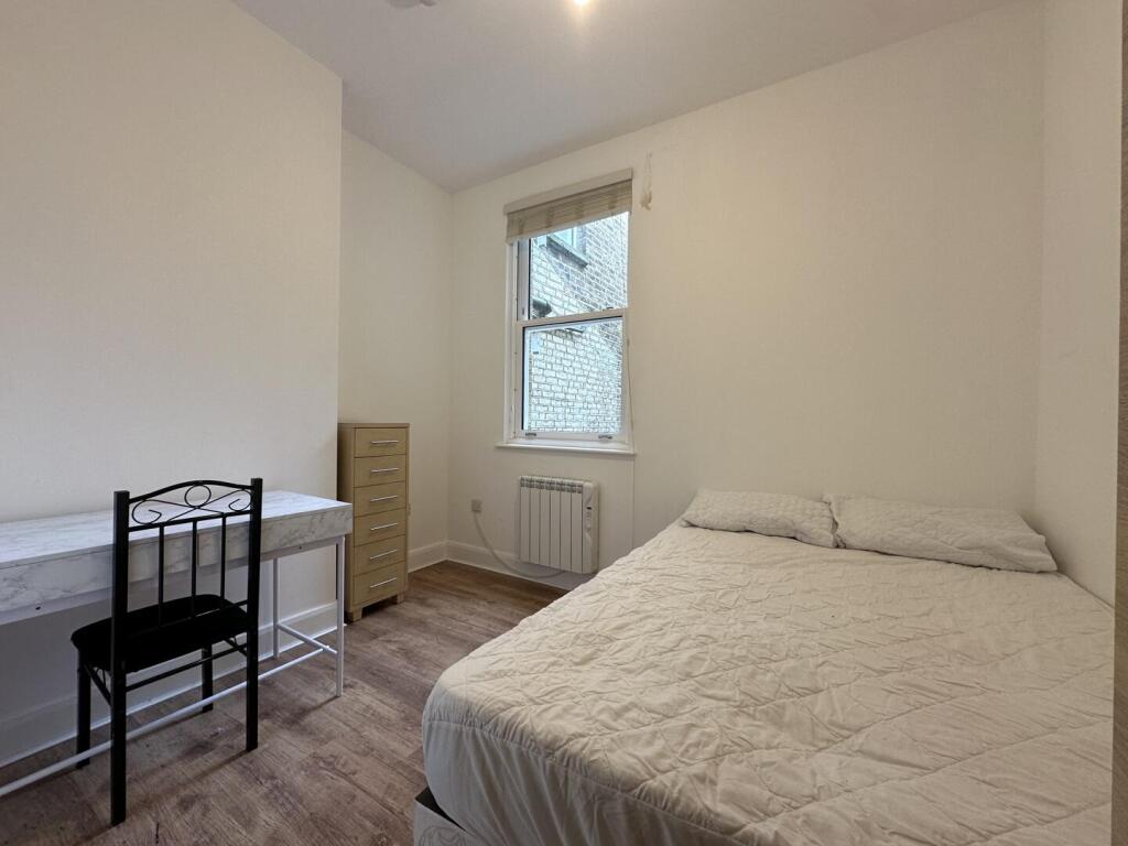 4 bed 1st Floor Flat for rent in Wood Green. From Alex Marks Islington 4 bed 1st Floor Flat for rent in Wood Green. From Alex Marks Islington