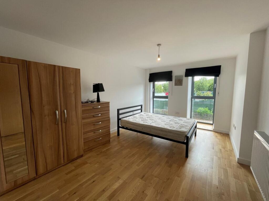 4 bed 1st Floor Flat for rent in London. From Alex Marks Islington