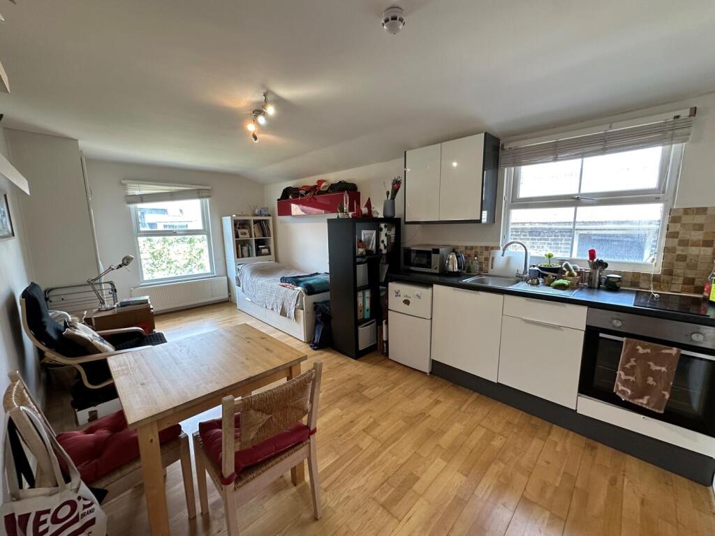 1 bed 1st Floor Flat for rent in Hornsey. From Alex Marks Islington