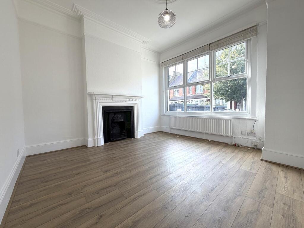 1 bed 1st Floor Flat for rent in Wood Green. From Alex Marks Islington