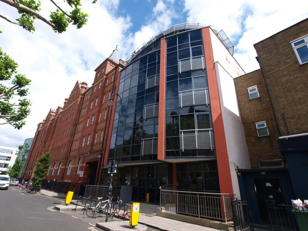 2 bed Apartment for rent in London. From Alex Marks Islington