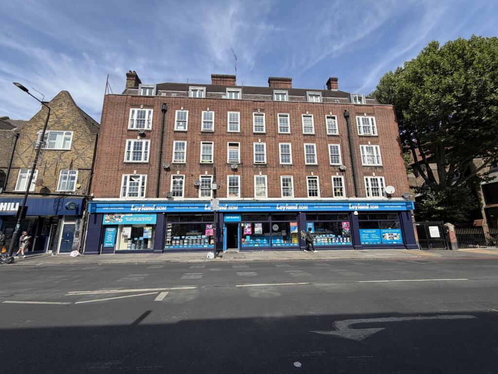 5 bed 1st Floor Flat for rent in London. From Alex Marks Islington