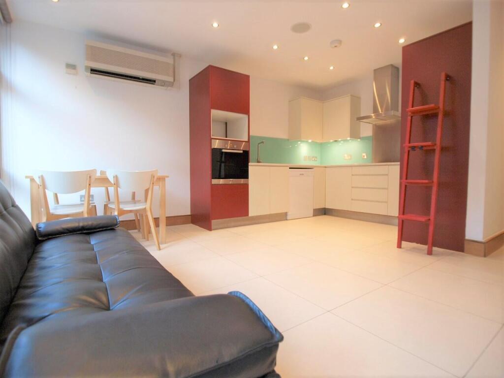2 bed 1st Floor Flat for rent in Camden Town. From Alex Marks Islington