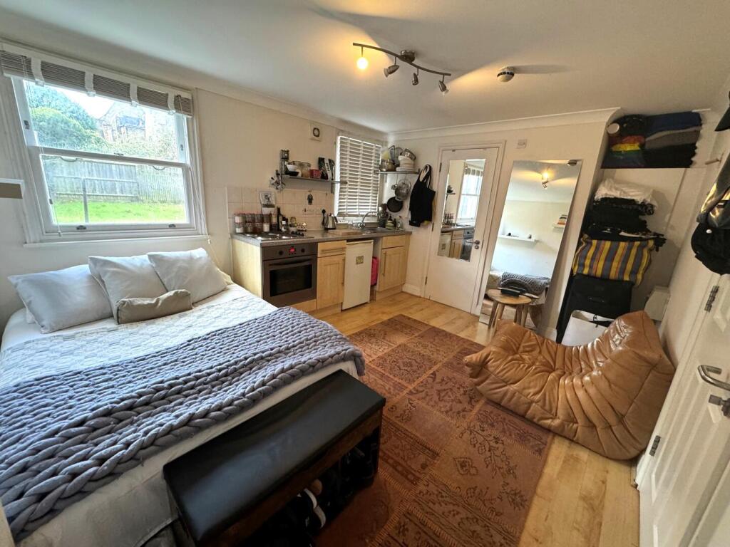 4 bed 1st Floor Flat for rent in Hornsey. From Alex Marks Islington