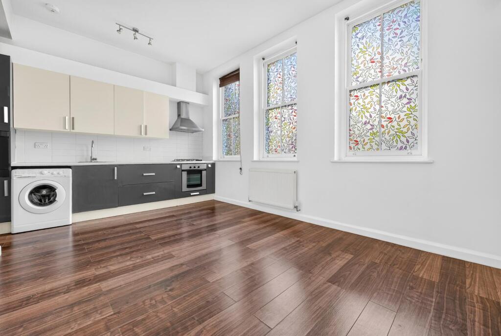 1 bed 1st Floor Flat for rent in Kensington. From Alex Marks Islington