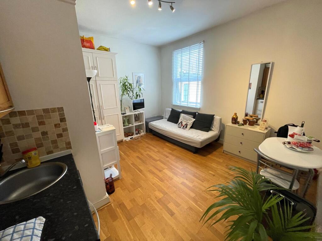 0 bed 1st Floor Flat for rent in London. From Alex Marks Islington